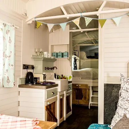 Farm stay Burren Glamping